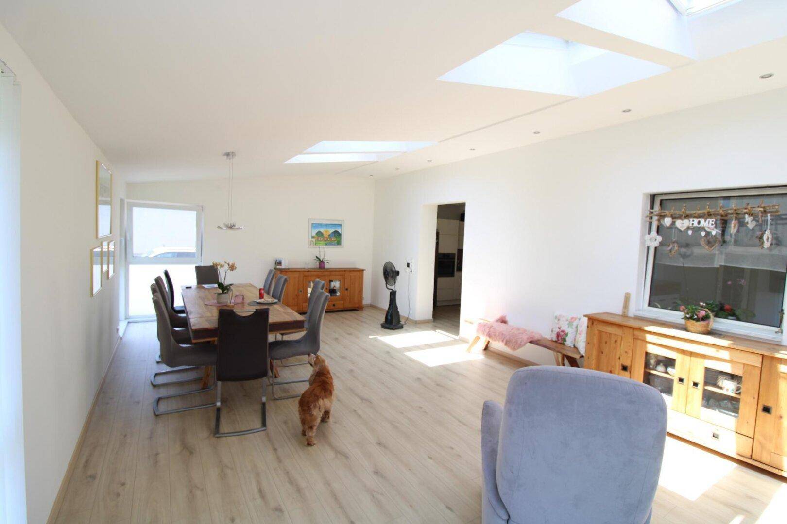 Erholungsgebiet Sattnitz - Tolles und sehr schönes Haus mit Einliegerwohnung - Pool - Doppelgarage und wunderschönem Garten ca. 186 m² - Mehr