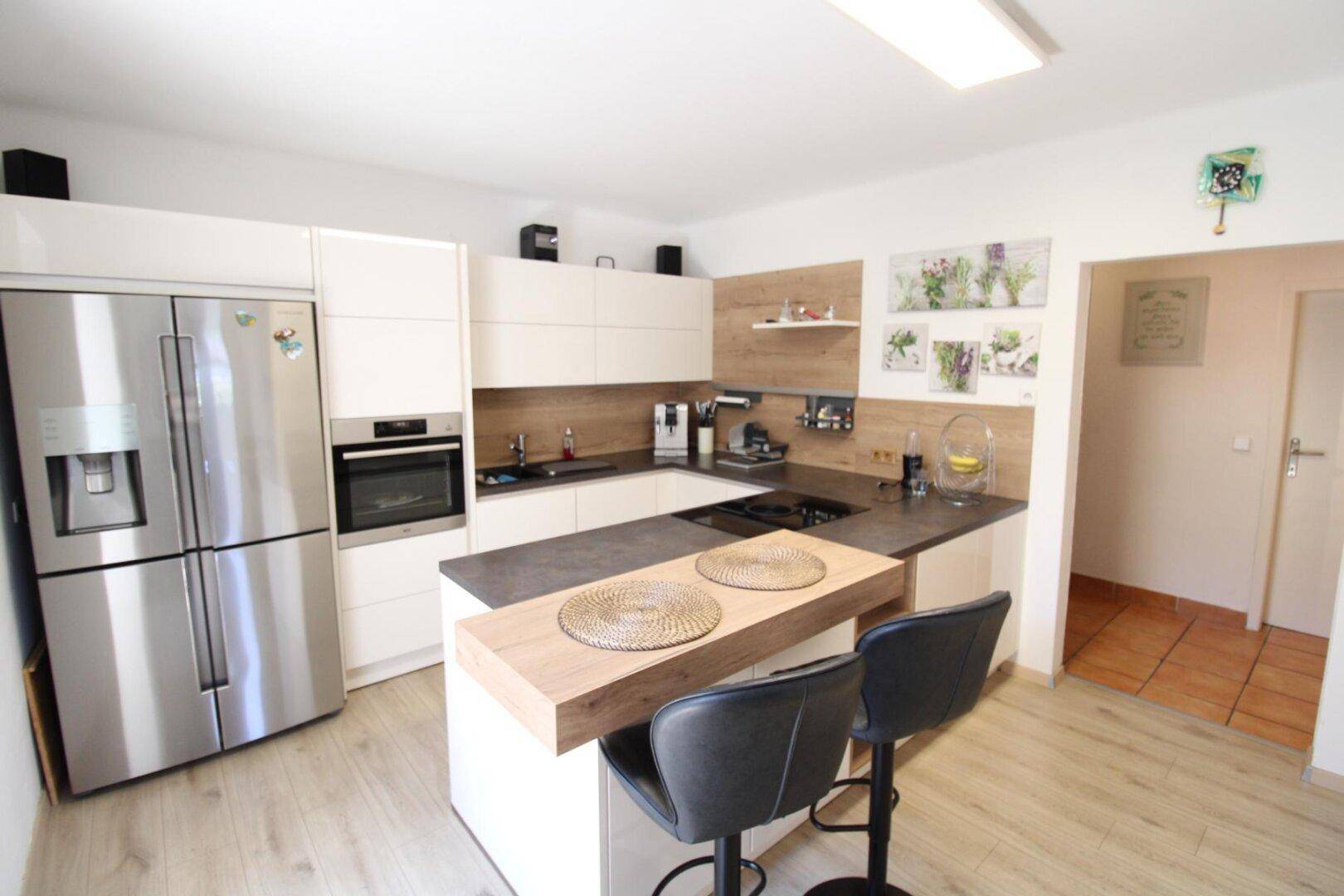 Erholungsgebiet Sattnitz - Tolles und sehr schönes Haus mit Einliegerwohnung - Pool - Doppelgarage und wunderschönem Garten ca. 186 m² - Mehr