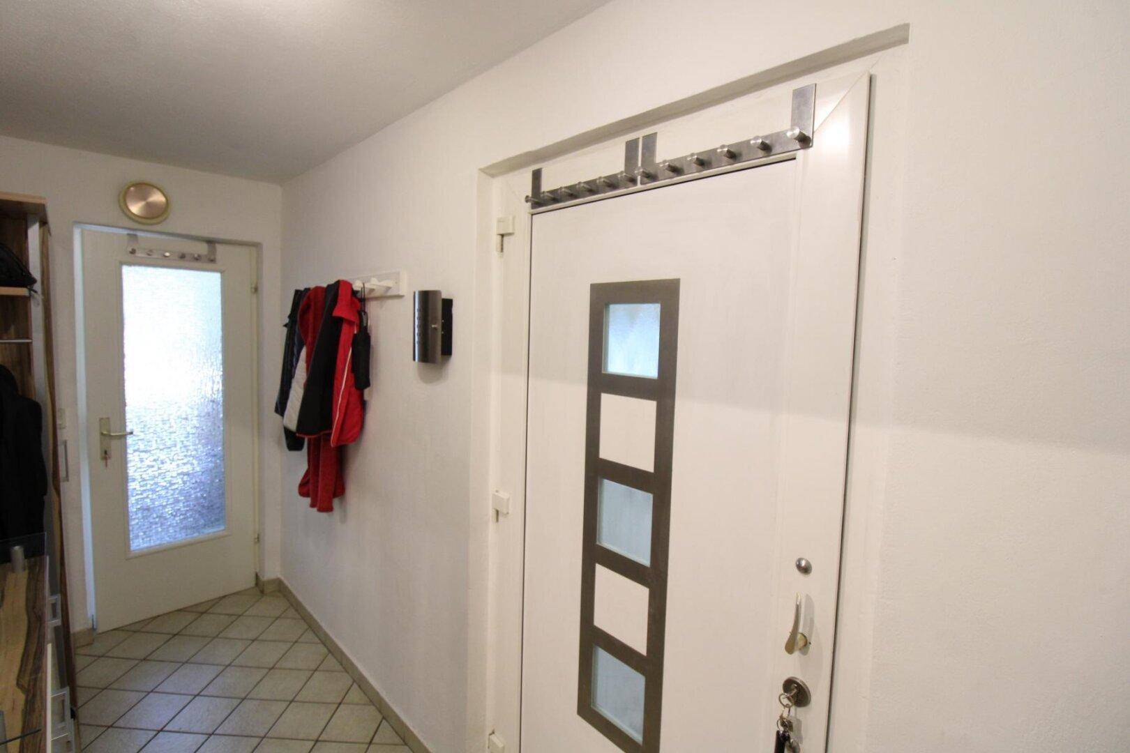 Erholungsgebiet Sattnitz - Tolles und sehr schönes Haus mit Einliegerwohnung - Pool - Doppelgarage und wunderschönem Garten ca. 186 m² - Ansicht 5