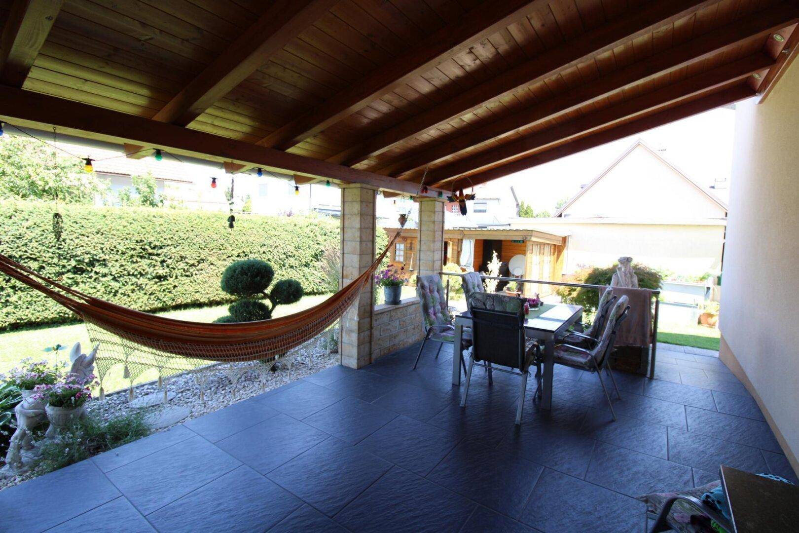 Erholungsgebiet Sattnitz - Tolles und sehr schönes Haus mit Einliegerwohnung - Pool - Doppelgarage und wunderschönem Garten ca. 186 m² - Ansicht 3