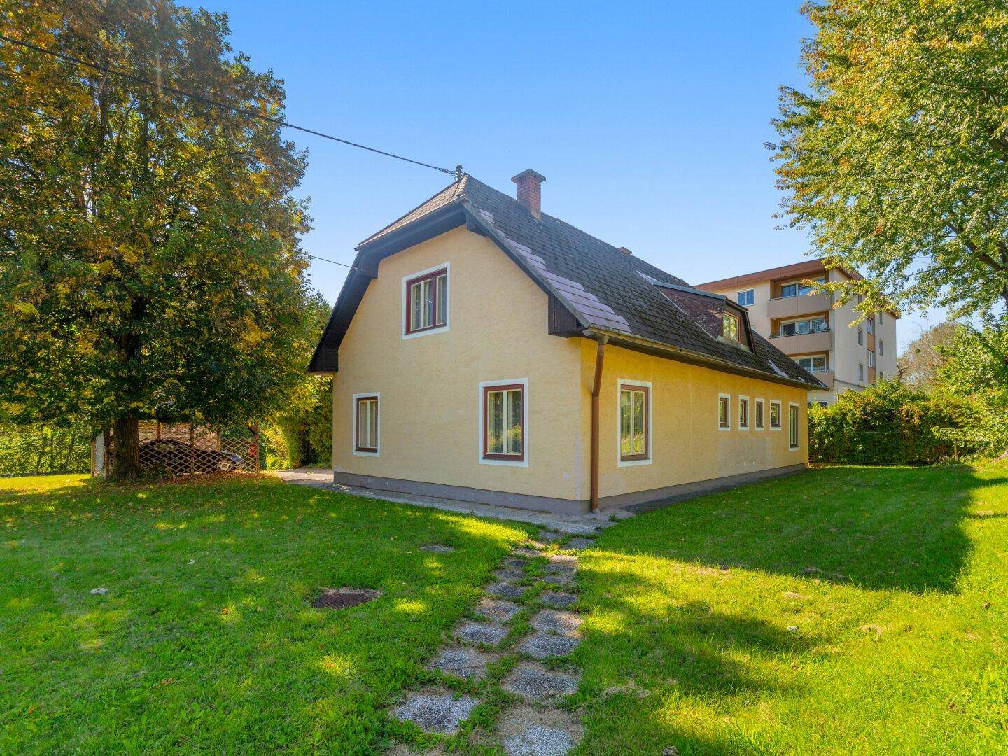 Älteres nettes 150m² Einfamilienwohnhaus mit Doppelcarport in Brückl - Super Infrastruktur