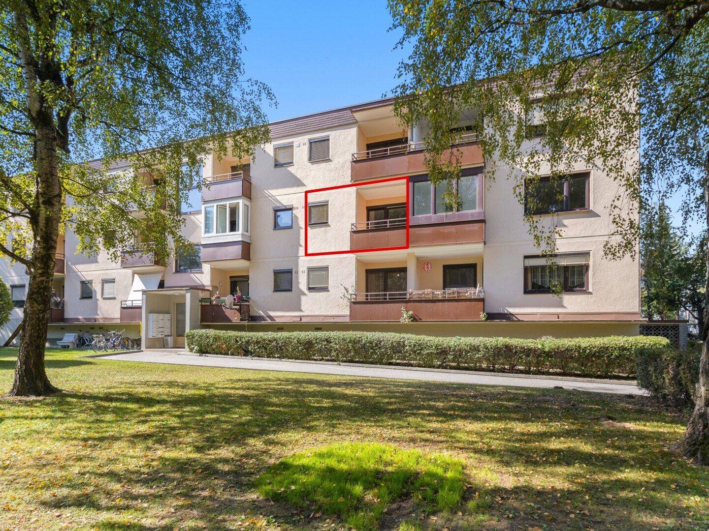 Schöne 38m² Garconniere mit Loggia und Garage am Neptunweg - Nähe Uni- und Wörthersee