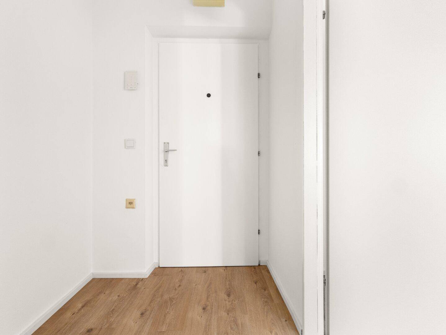 Schöne 38m² Garconniere mit Loggia und Garage am Neptunweg - Nähe Uni- und Wörthersee