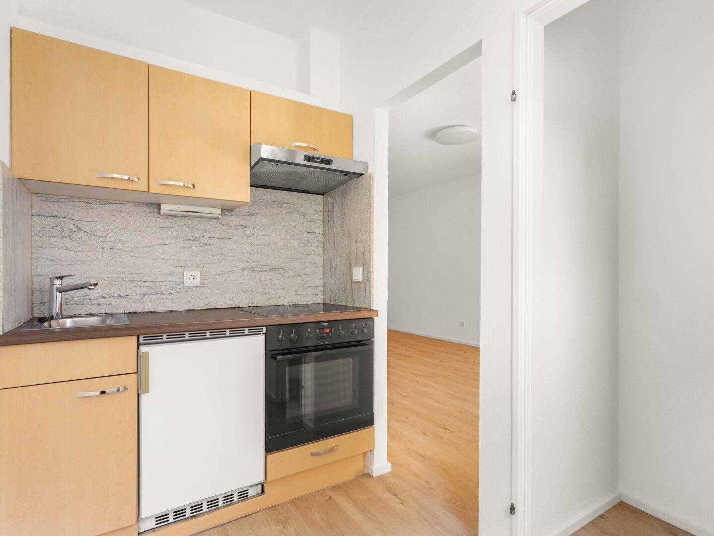 Schöne 38m² Garconniere mit Loggia und Garage am Neptunweg - Nähe Uni- und Wörthersee