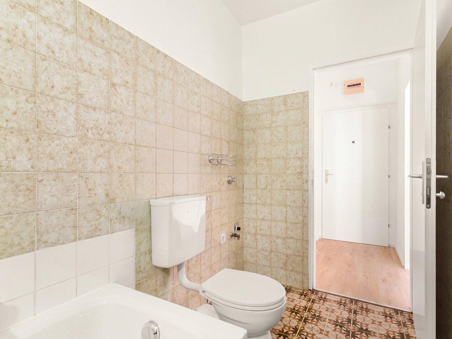 Schöne 38m² Garconniere mit Loggia und Garage am Neptunweg - Nähe Uni- und Wörthersee
