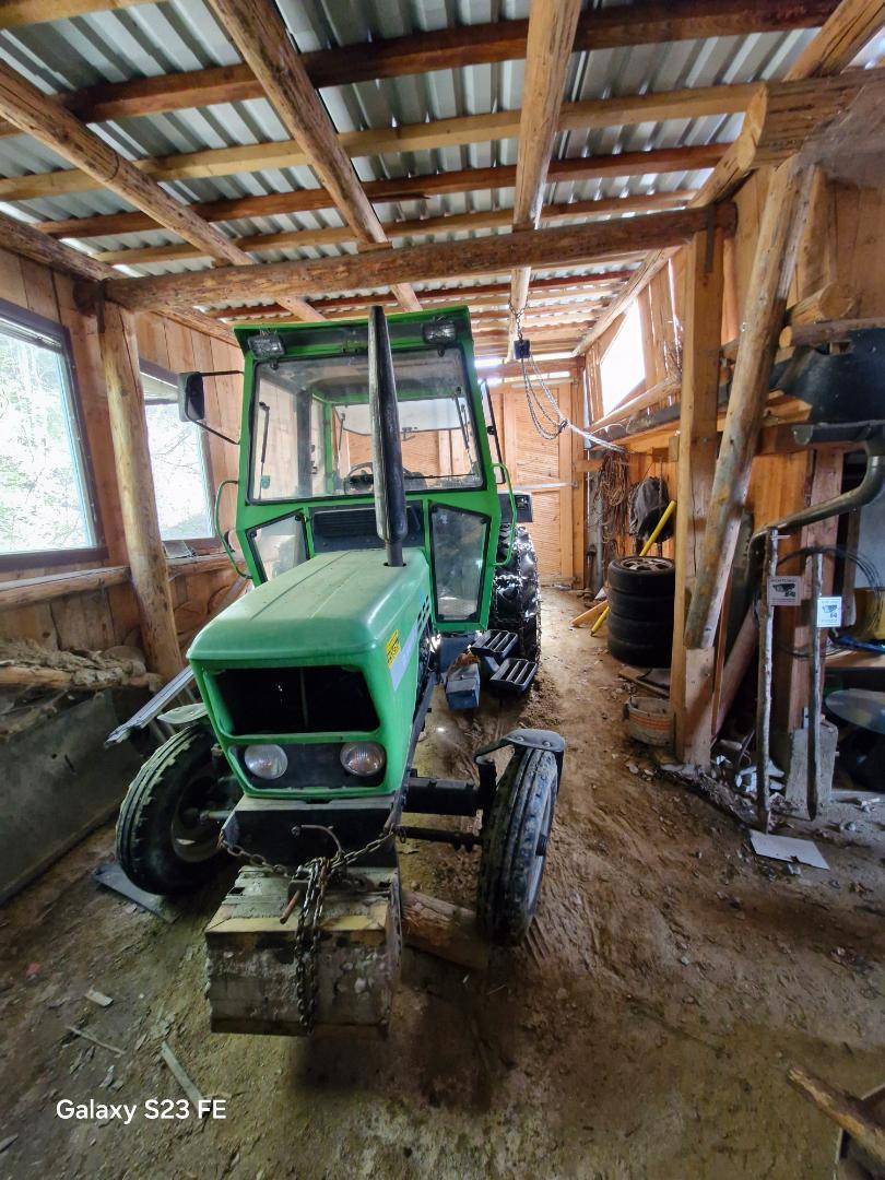 Traktor mit 2 Anhänger