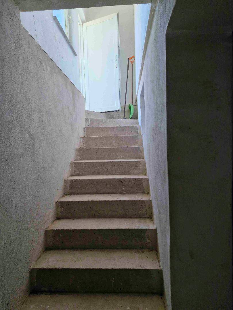 Außen Kellerzugang
