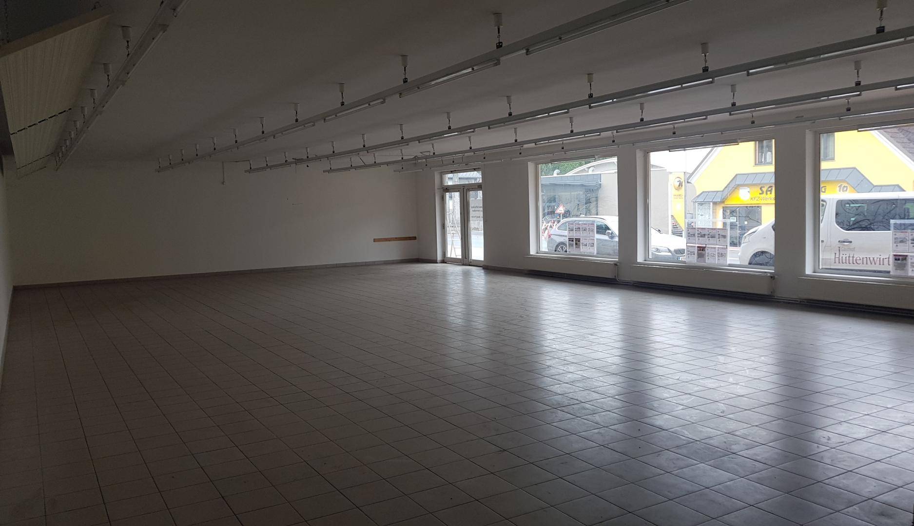 Halle 180m²