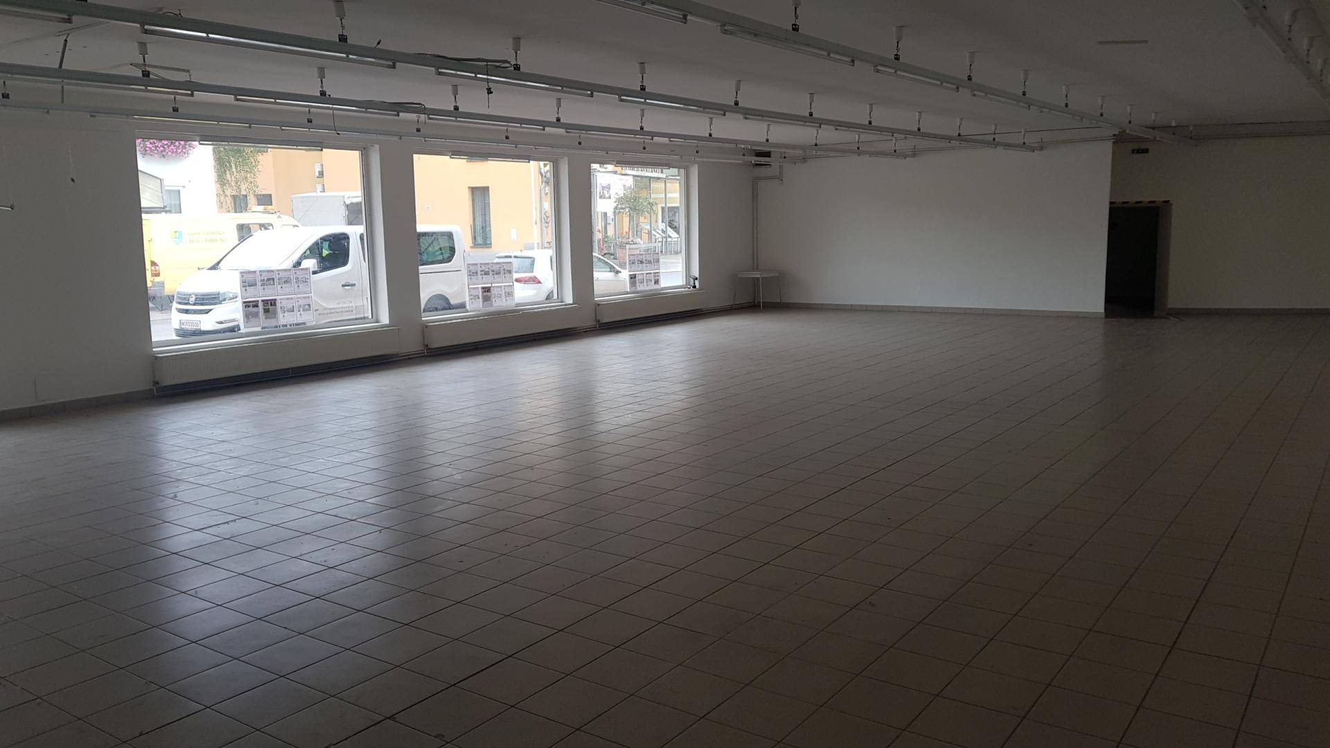 Halle 180m²