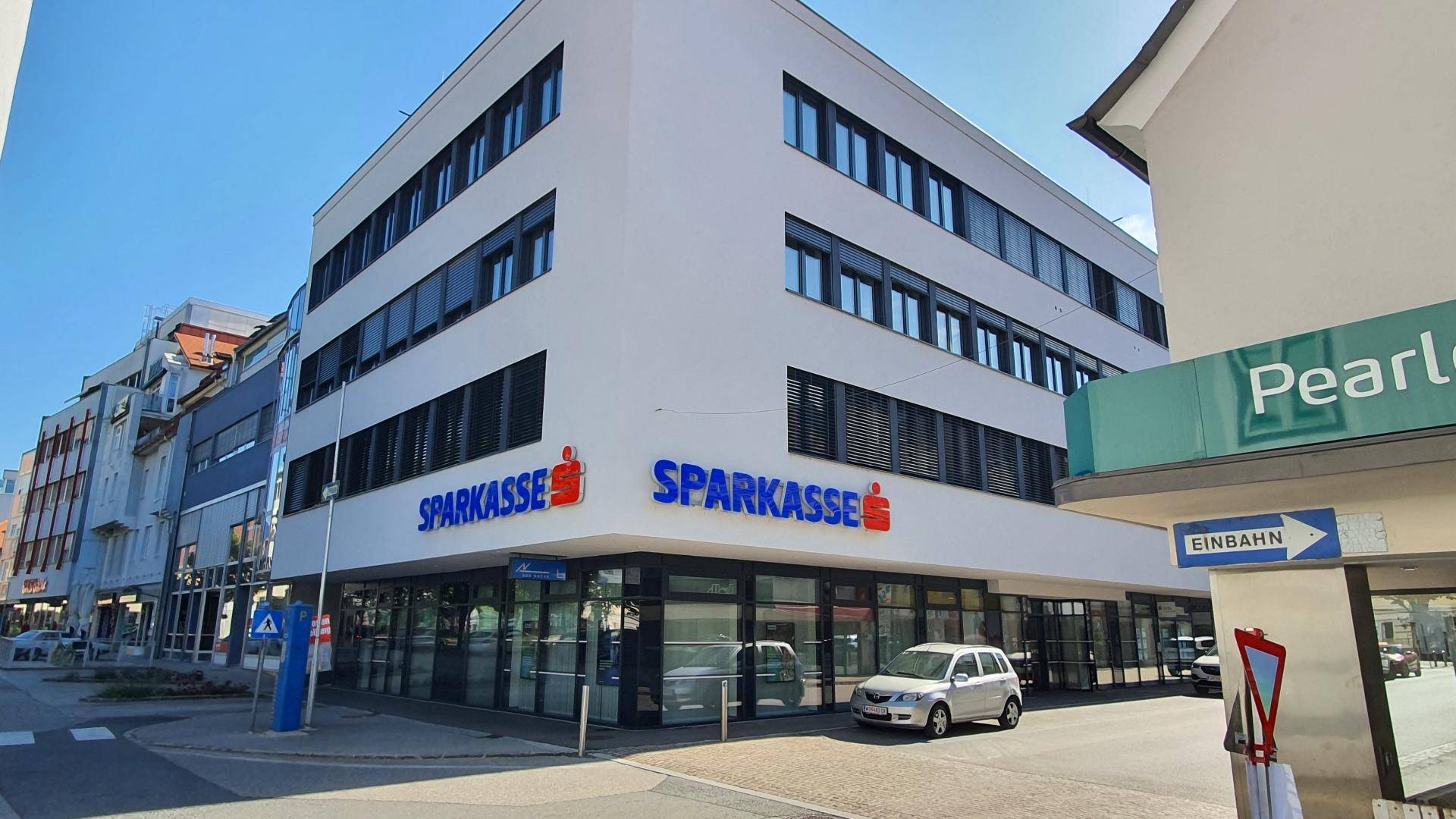 Sparkassenhaus am Weiher