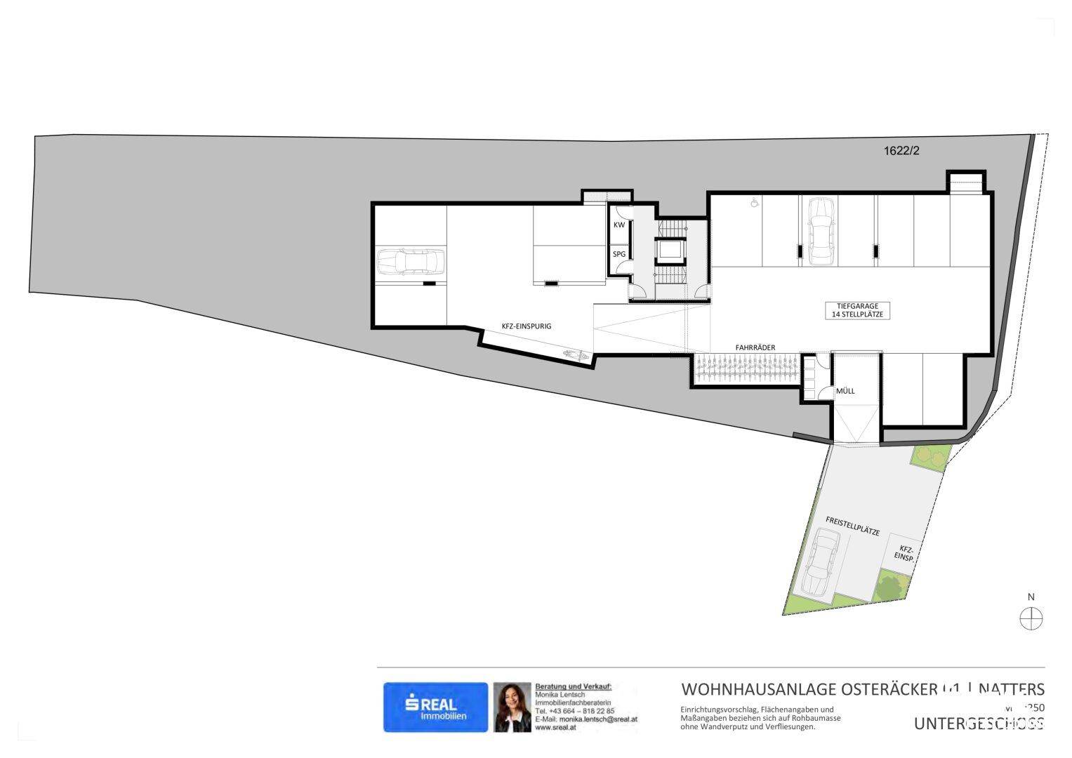 Grundriss des Untergeschosses mit Tiefgarage, mehreren Stellplätzen und Fahrradabstellbereich.