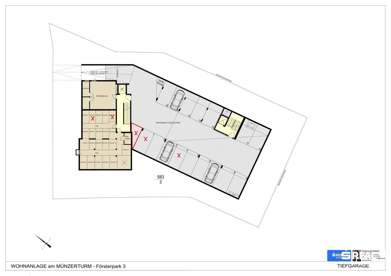 Grundriss der Tiefgarage mit mehreren Stellplätzen, Abstellräumen und Aufzugzugang.