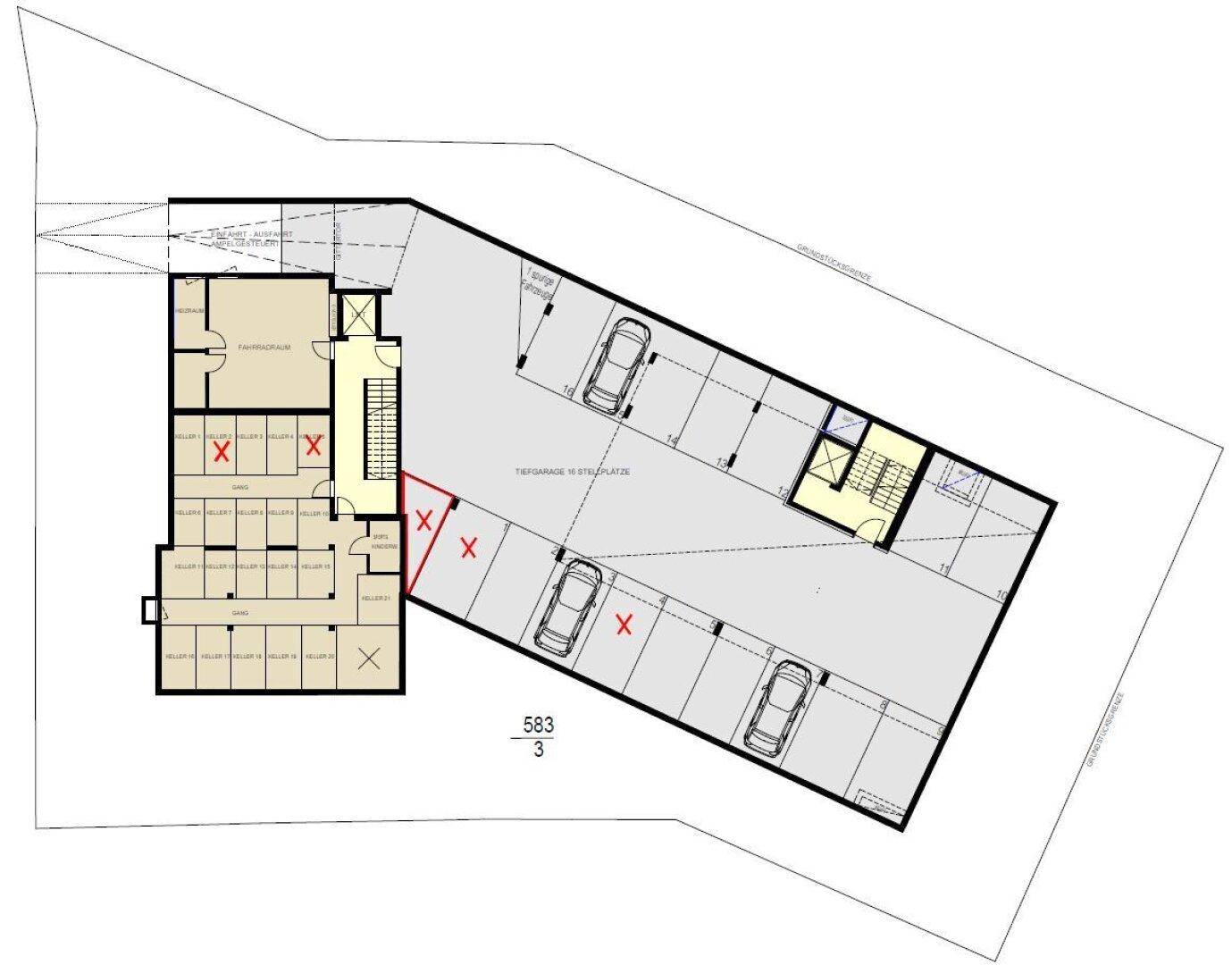 Grundriss der Tiefgarage mit Stellplätzen, Kellerräumen und Zugang zu Treppenhaus und Aufzug.
