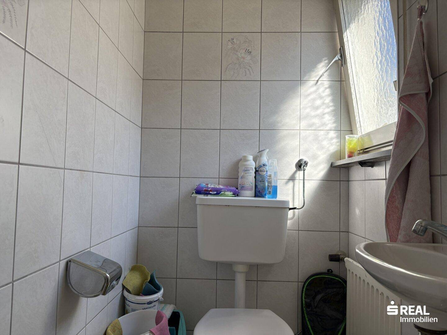 Sanierungsbedürftige Doppelhaushälfte Mentlberg - Ansicht 6