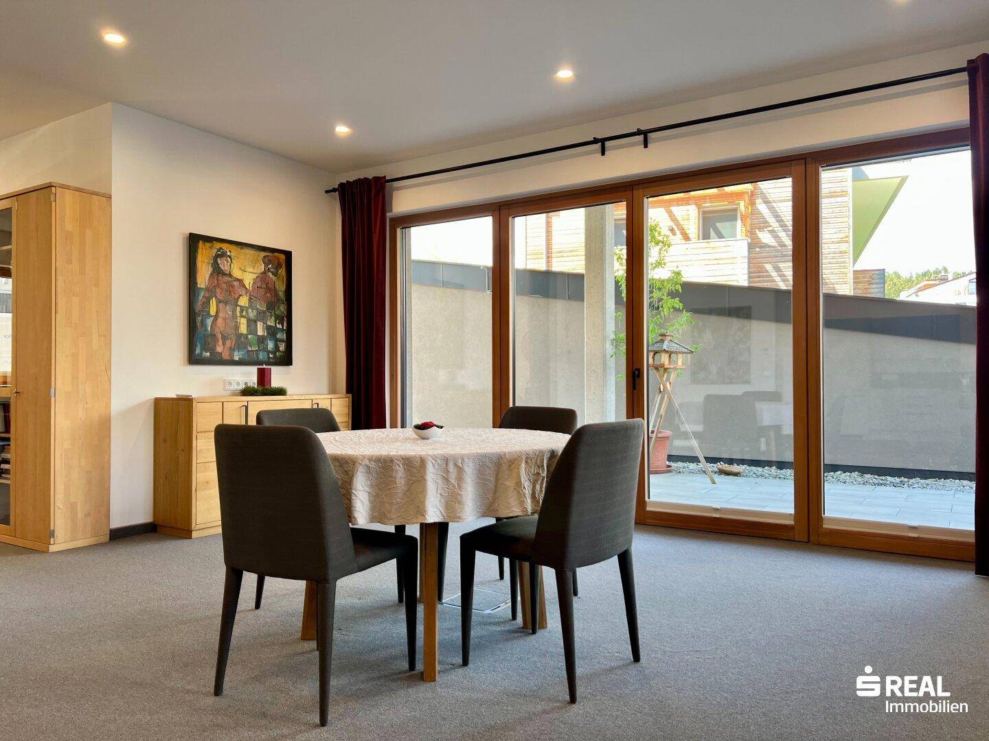Barrierefreie und rollstuhlgerechte Gewerbeimmobilie mit Wohnwidmung, Garten, Terrasse &amp; 2 Stellplätzen in Oberndorf! – pohled 3
