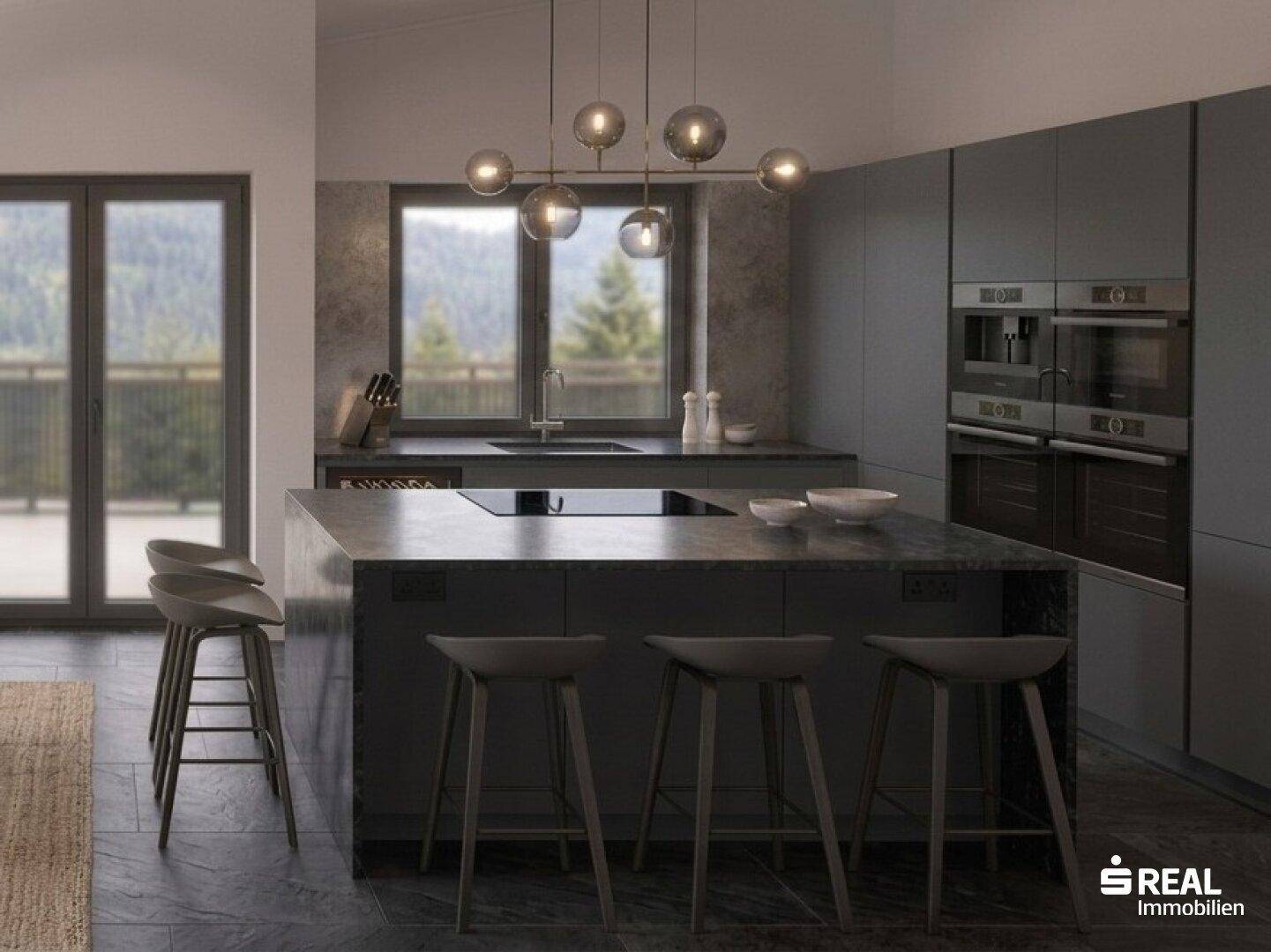 Elegante, moderne Küche in Dunkelgrau mit Kochinsel, Induktionskochfeld und Bergblick durch das Fenster.