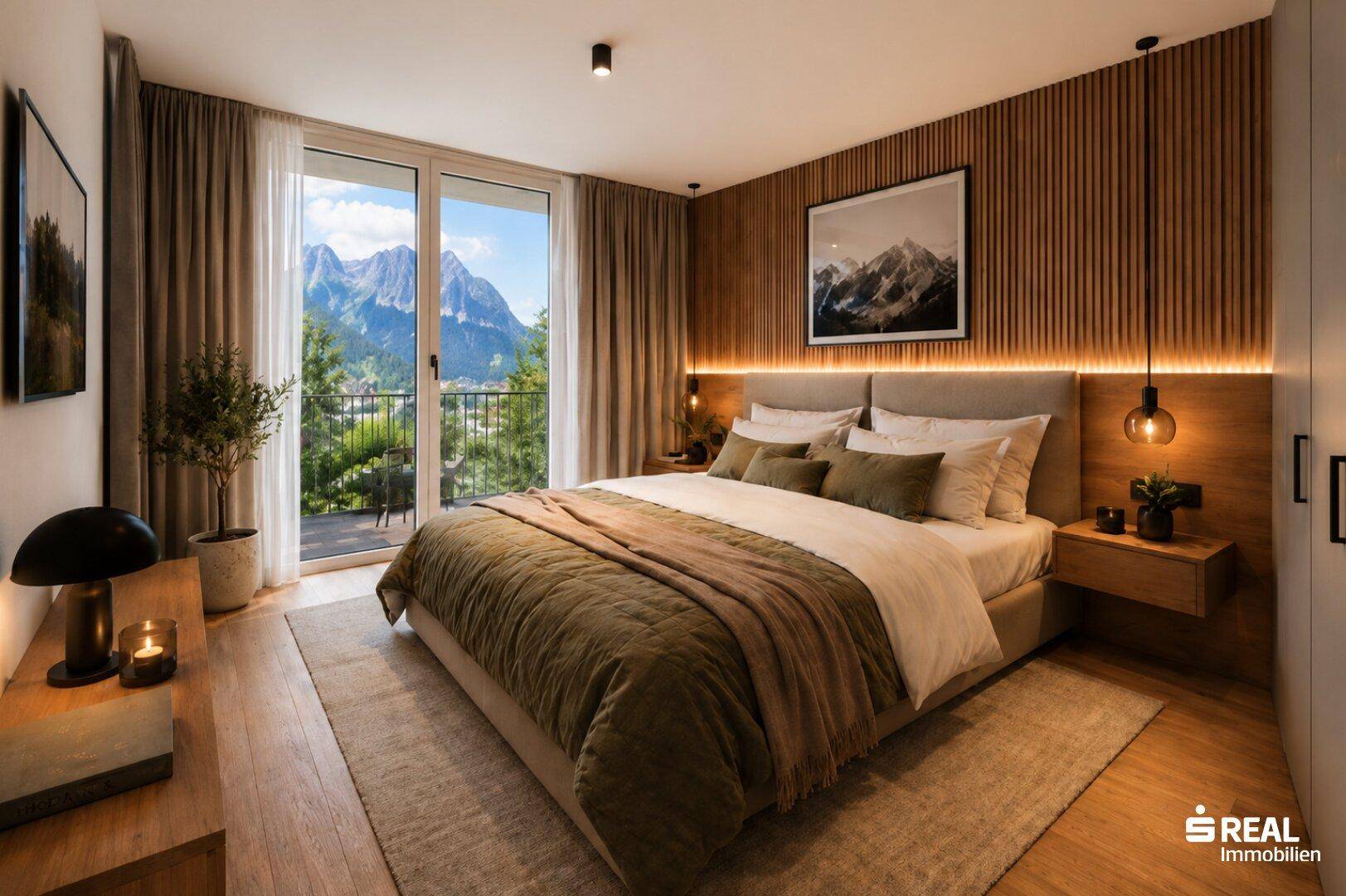 Gemütliches Schlafzimmer mit Holzwand, Balkonzugang und atemberaubendem Bergblick.