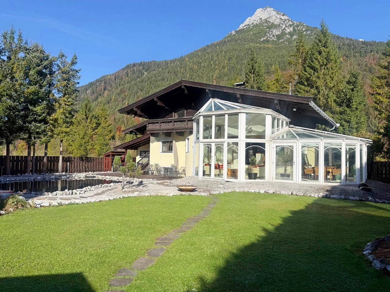Objekt Nr.: P1119:St. Ulrich a.P. - Außergewöhnliches Landhaus mit Einliegerwohnung, Schwimmteich und stilvollem Wintergarten in Traumlage - Ansicht 2