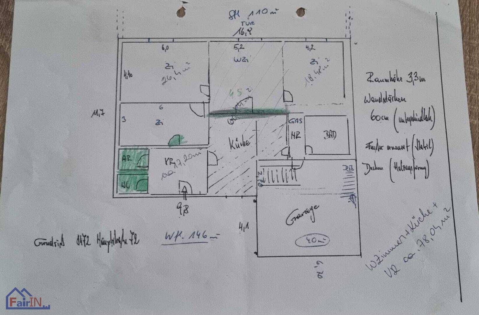 Handgezeichneter Grundriss mit Raumaufteilung und Maßen für Schlafzimmer, Wohnzimmer und Küche.