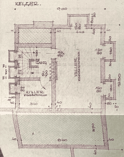 Handgezeichneter Grundriss des Kellers mit Treppenhaus und verschiedenen Nutzflächen.