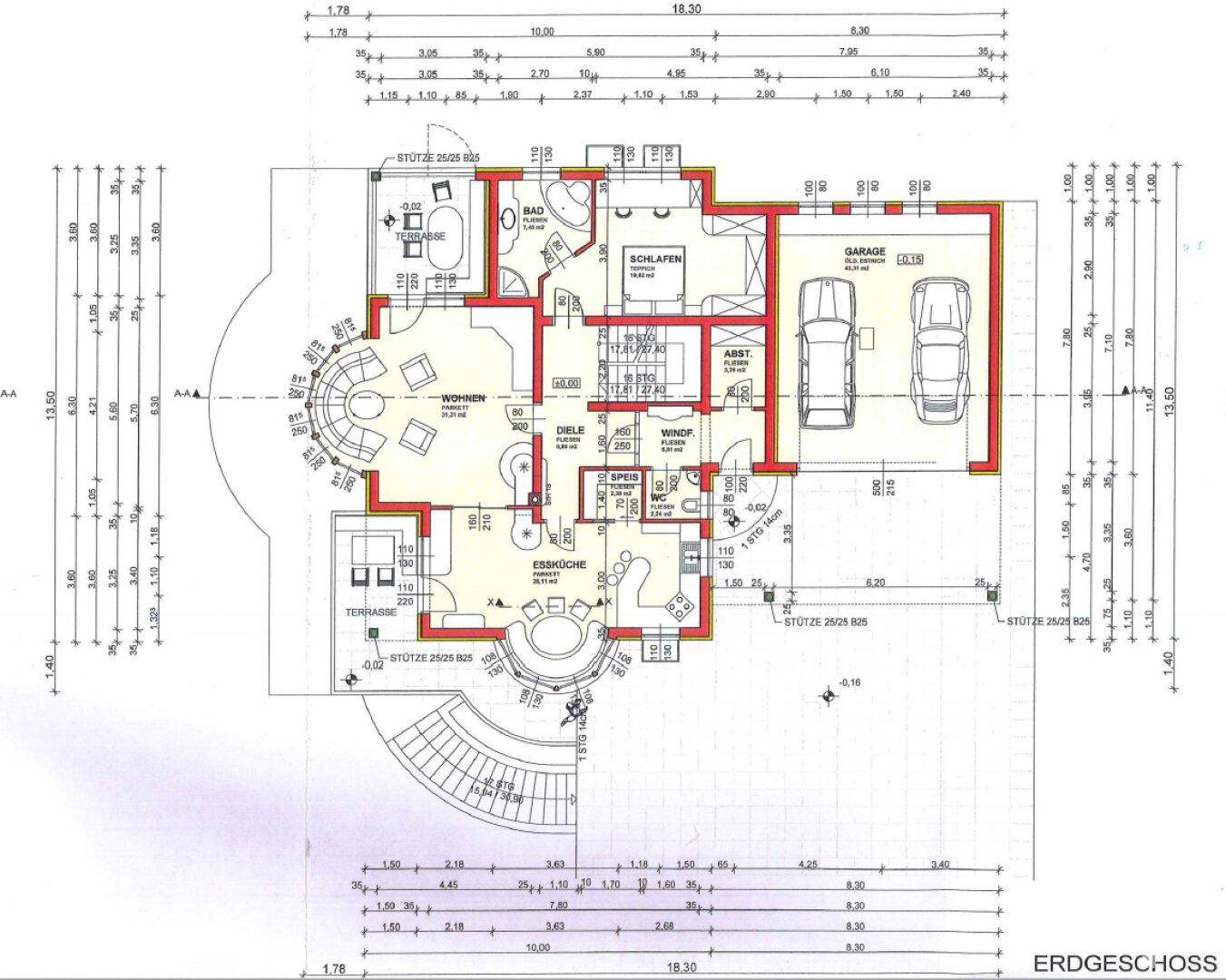 Grundriss des Erdgeschosses mit Wohnbereich, Küche, Schlafzimmer, Bad und Garage.