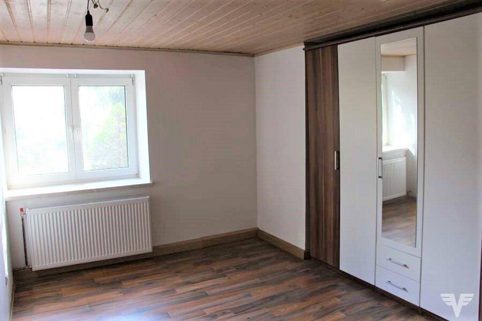 Schlafzimmer rechts