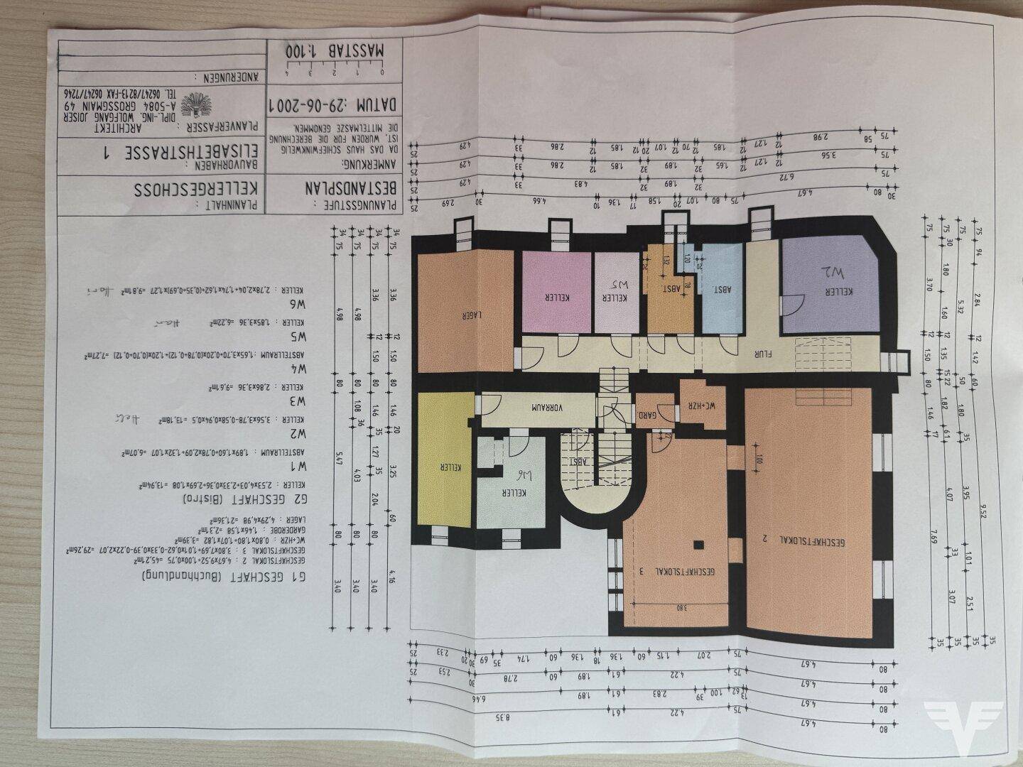 Grundriss des Kellergeschosses mit verschiedenen Kellerräumen und Geschäftsflächen, die vielseitig nutzbar sind.