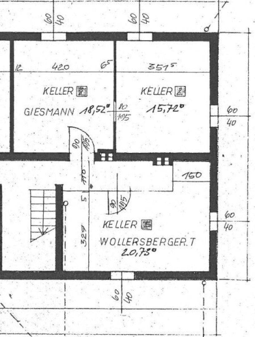 Grundrissplan des Kellergeschosses mit mehreren Kellerräumen und Treppenaufgang.
