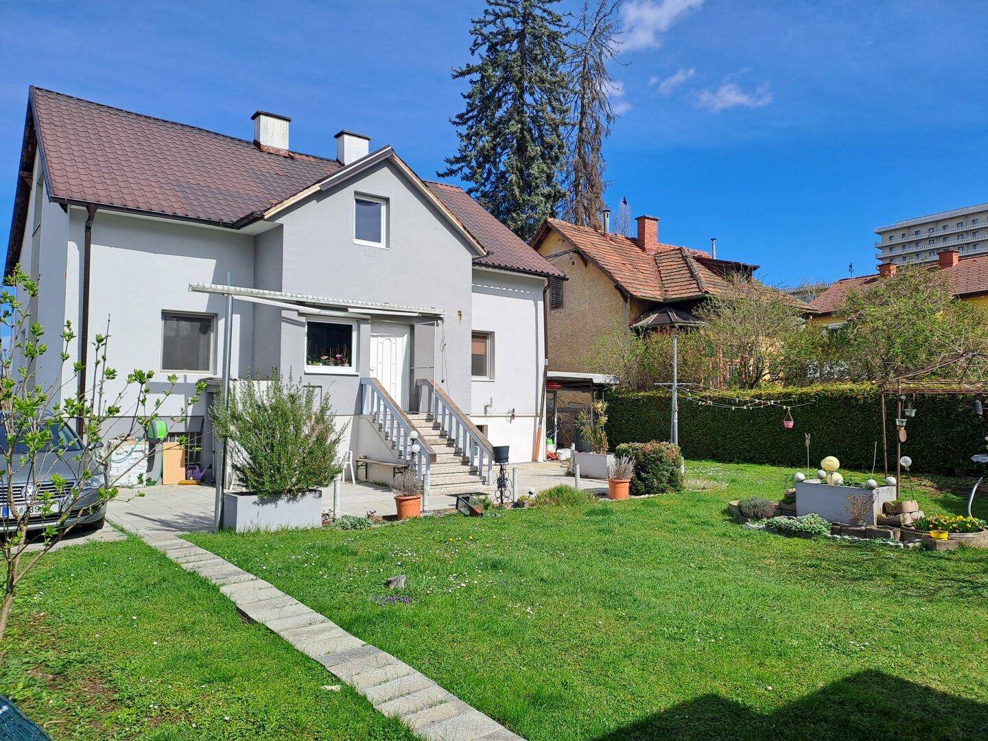 Eggenberg! Altbau-Stadtvilla auf einem Grundstück (WA 0,4-1,0) für Familien oder Unternehmer! - Ansicht 2