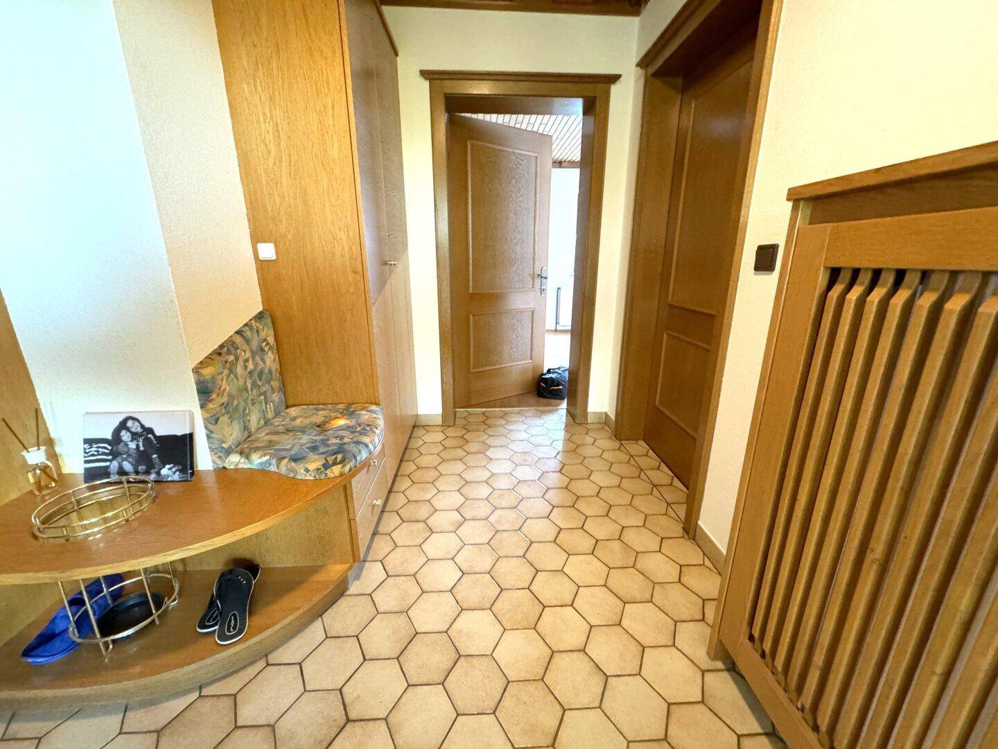 Nähe Gnas! Einfamilienhaus ca. 198 m², 7 Zimmer, Grund ca. 1000 m² - Więcej