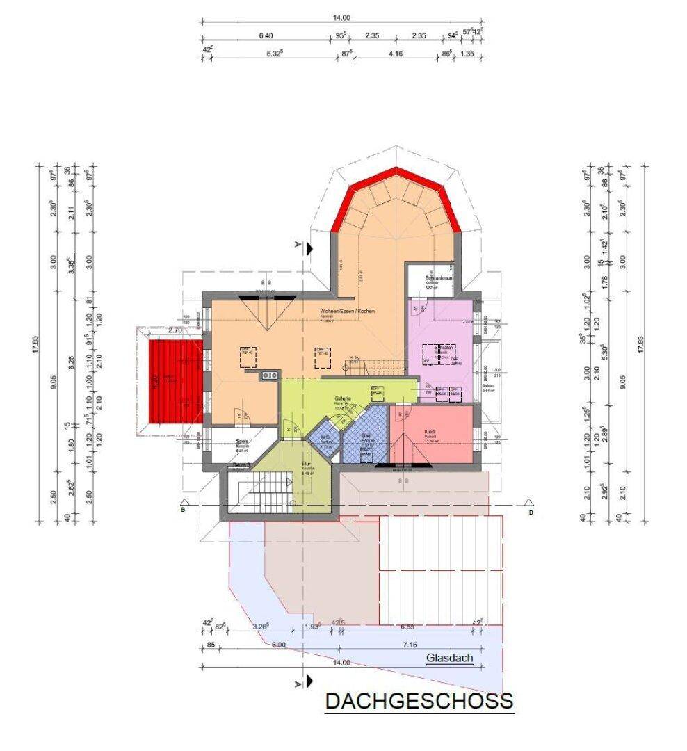 Grundriss des Dachgeschosses mit mehreren Zimmern und Dachschrägen.