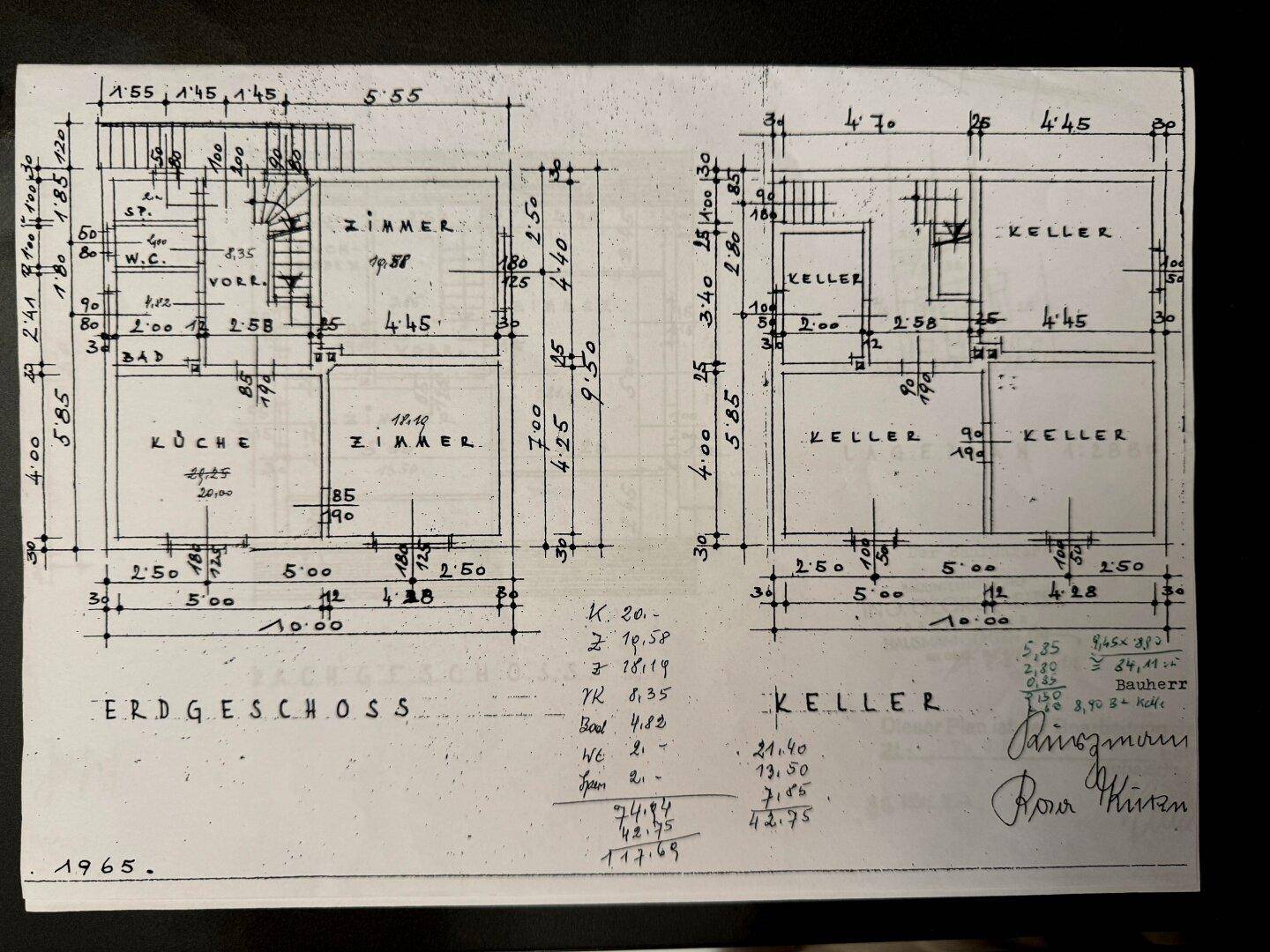 Handgezeichneter Grundriss des Erdgeschosses und Kellers mit Maßangaben aus dem Jahr 1965.