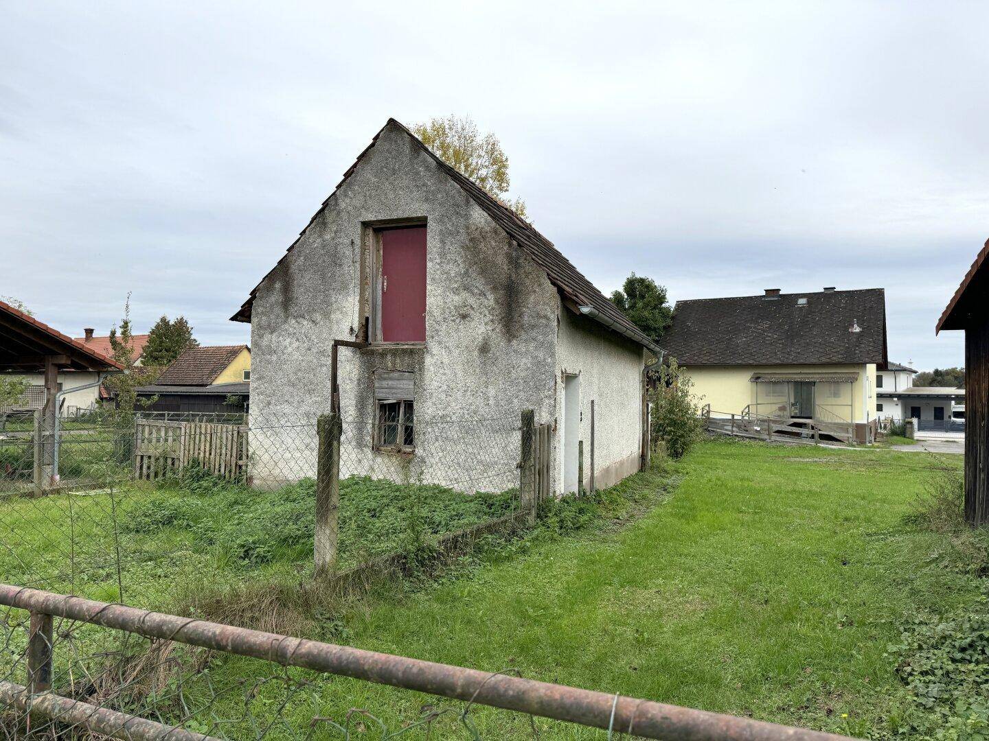 Einfamilienhaus mit großem Grundstück – auch für Landwirtschaft &amp; Anleger interessant, Pferdehaltung - Mehr