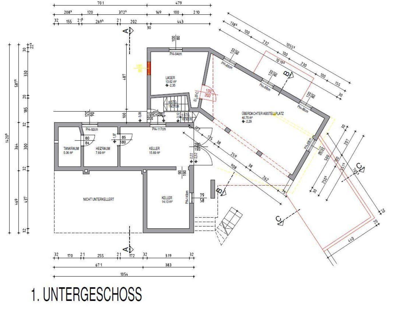 Grundriss des ersten Untergeschosses mit Lager-, Heiz- und Tankräumen sowie einem Abstellplatz.
