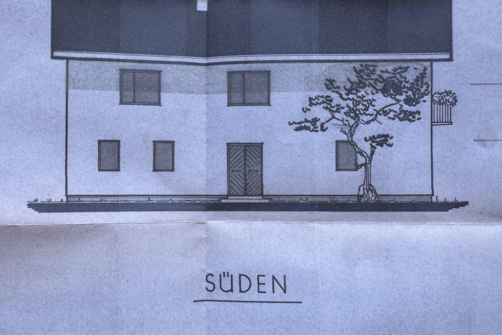 Architektonische Zeichnung der Südfassade eines Hauses mit Eingangstür und Baum.