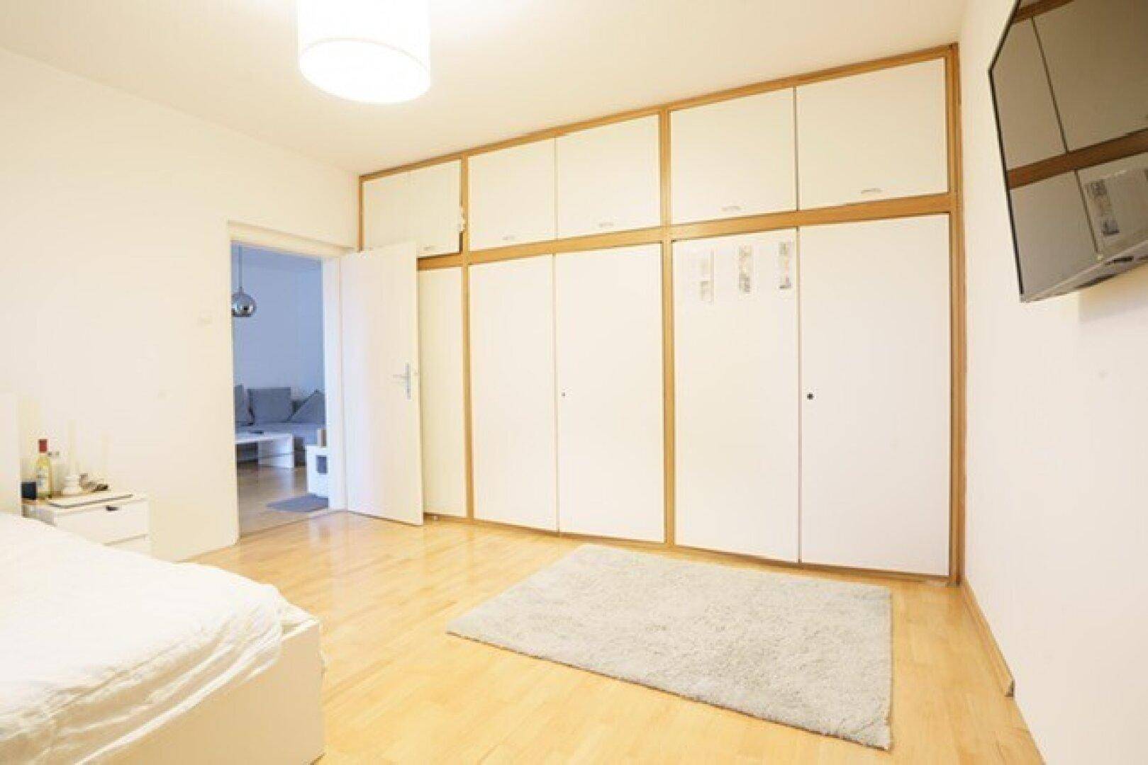 Schlafzimmer 1