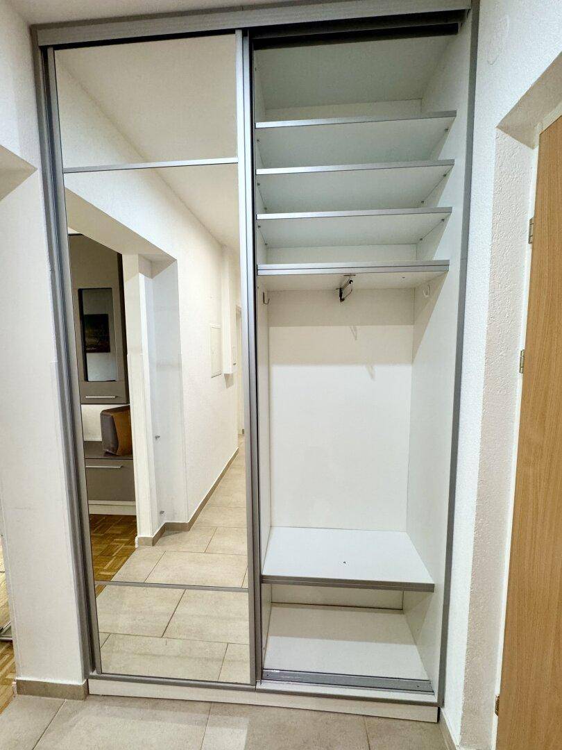Vorraum- Einbauschrank