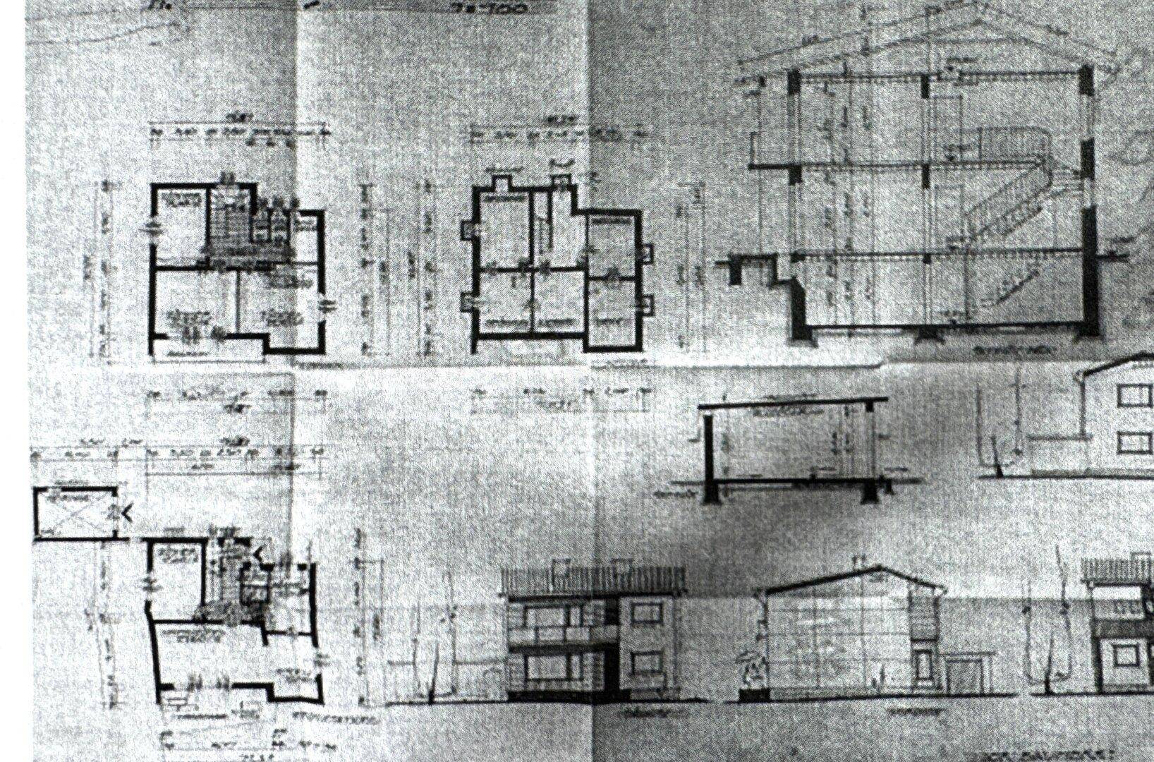Übersicht verschiedener architektonischer Zeichnungen und Grundrisse des Gebäudes.