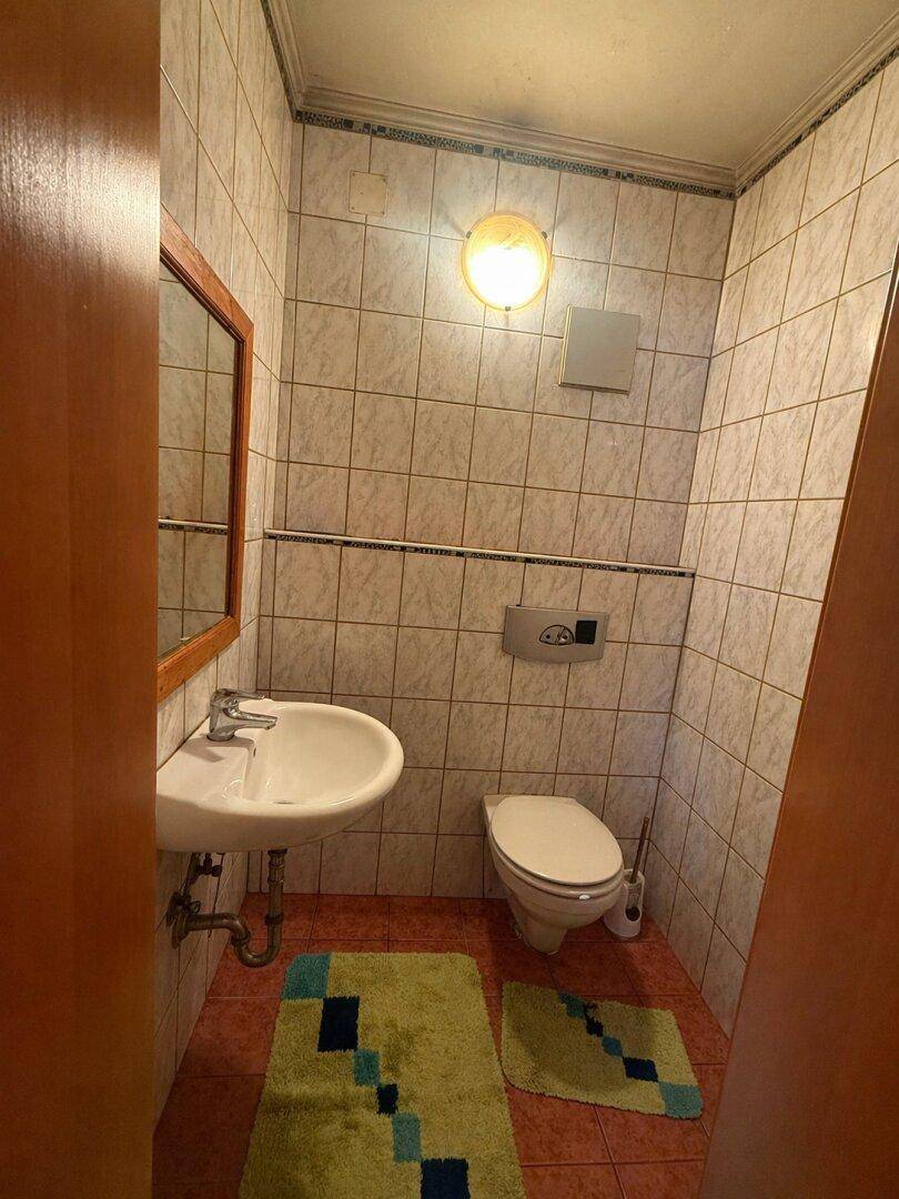 Wohnen mit Weitblick – großzügiges Haus mit zwei Wohnebenen, großem Garten, Pool und viel Potenzial! - Ansicht 5