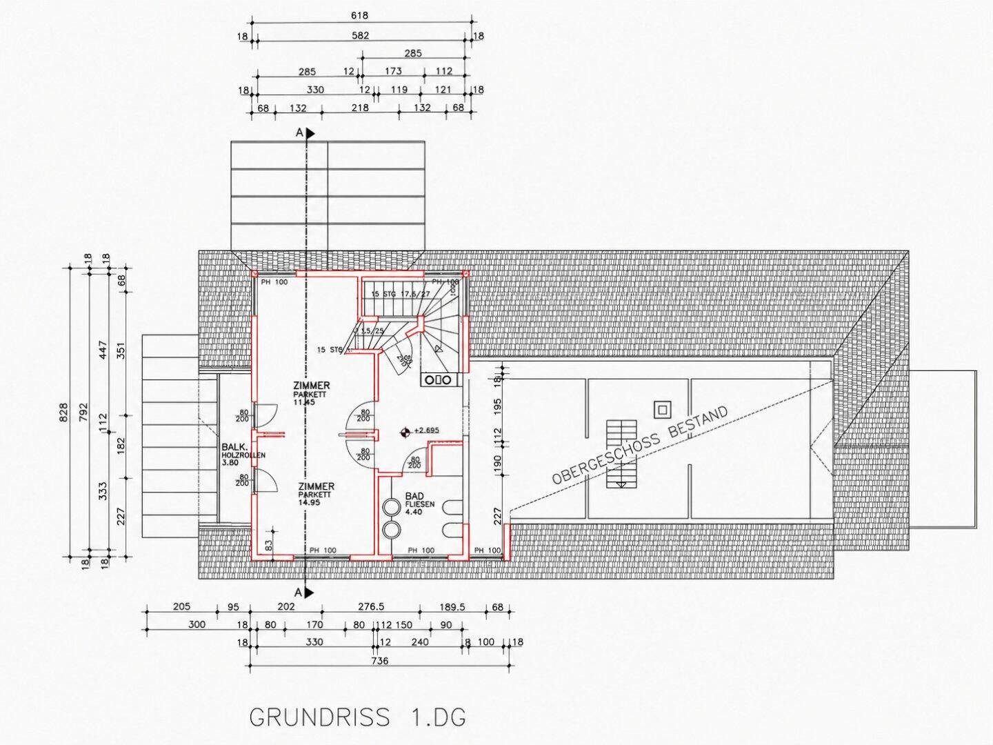 Grundriss des ersten Obergeschosses mit Schlafzimmern, Bad und Balkonzugang.