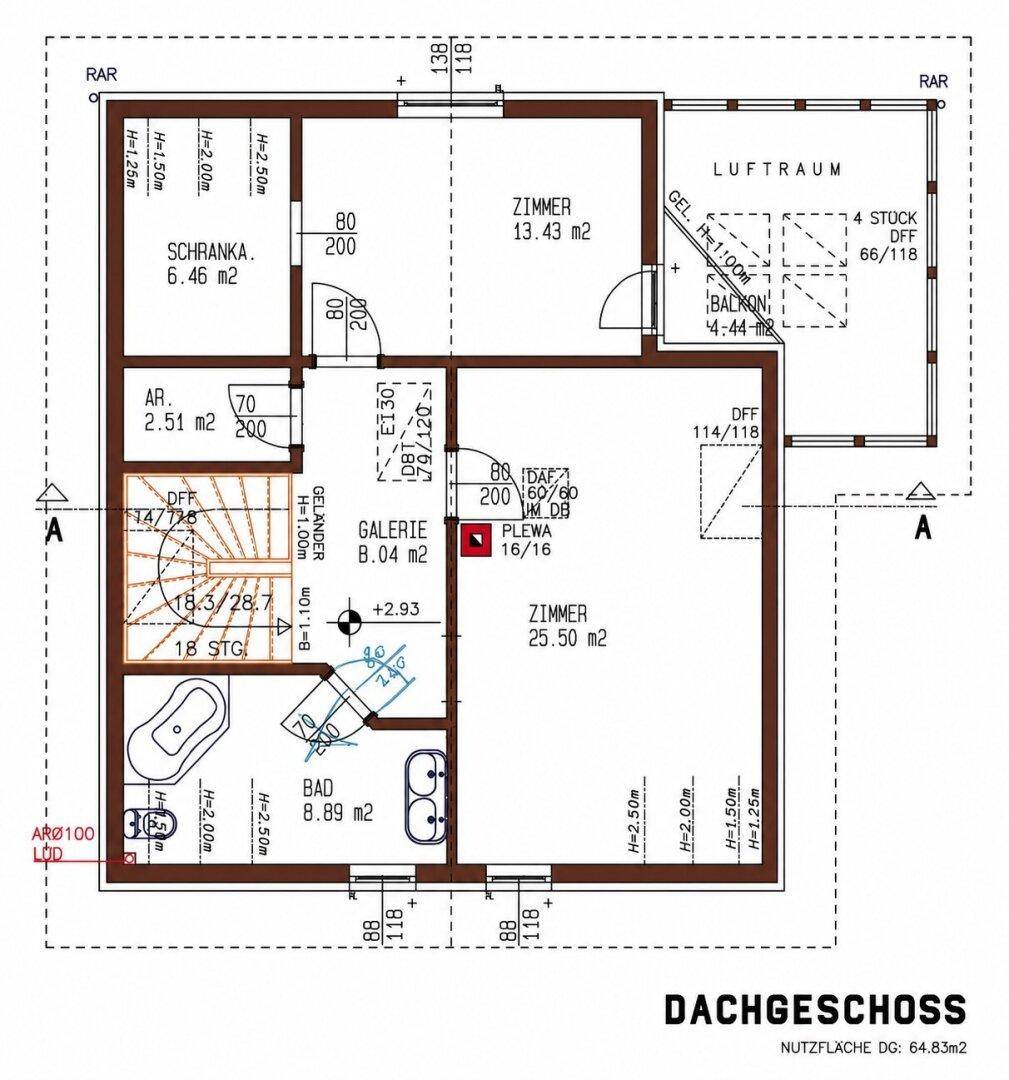 Grundriss des Dachgeschosses mit Schlafzimmern, Bad und Galeriebereich.