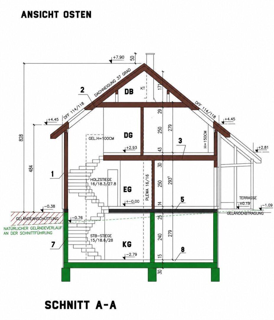 Querschnitt des Hauses zeigt Kellergeschoss, Erdgeschoss, Dachgeschoss und Dachboden mit Treppen.