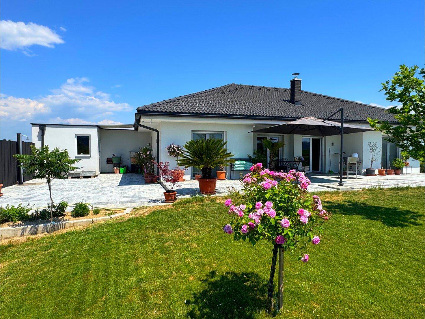 KÖNIGSDORF – Exklusiver Neubau-Bungalow in sonniger Ruhelage mit Fernblick - Ansicht 2