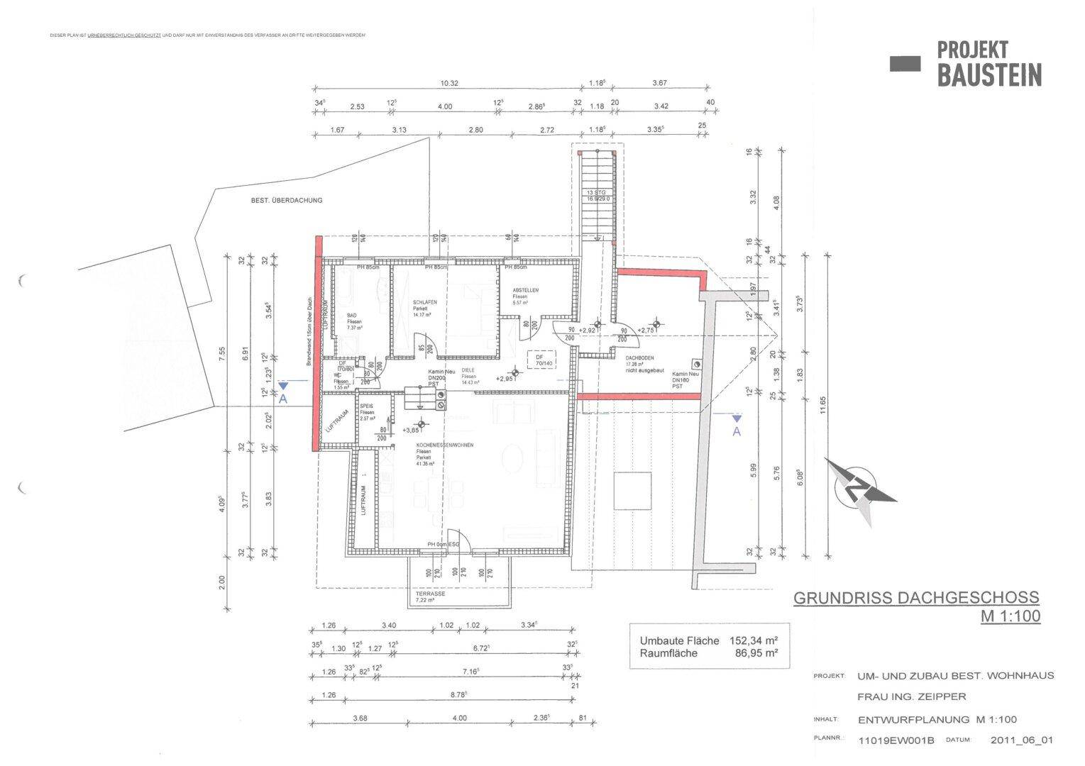 Grundriss des Dachgeschosses mit Schlafzimmern und Badezimmern unter dem Dach.