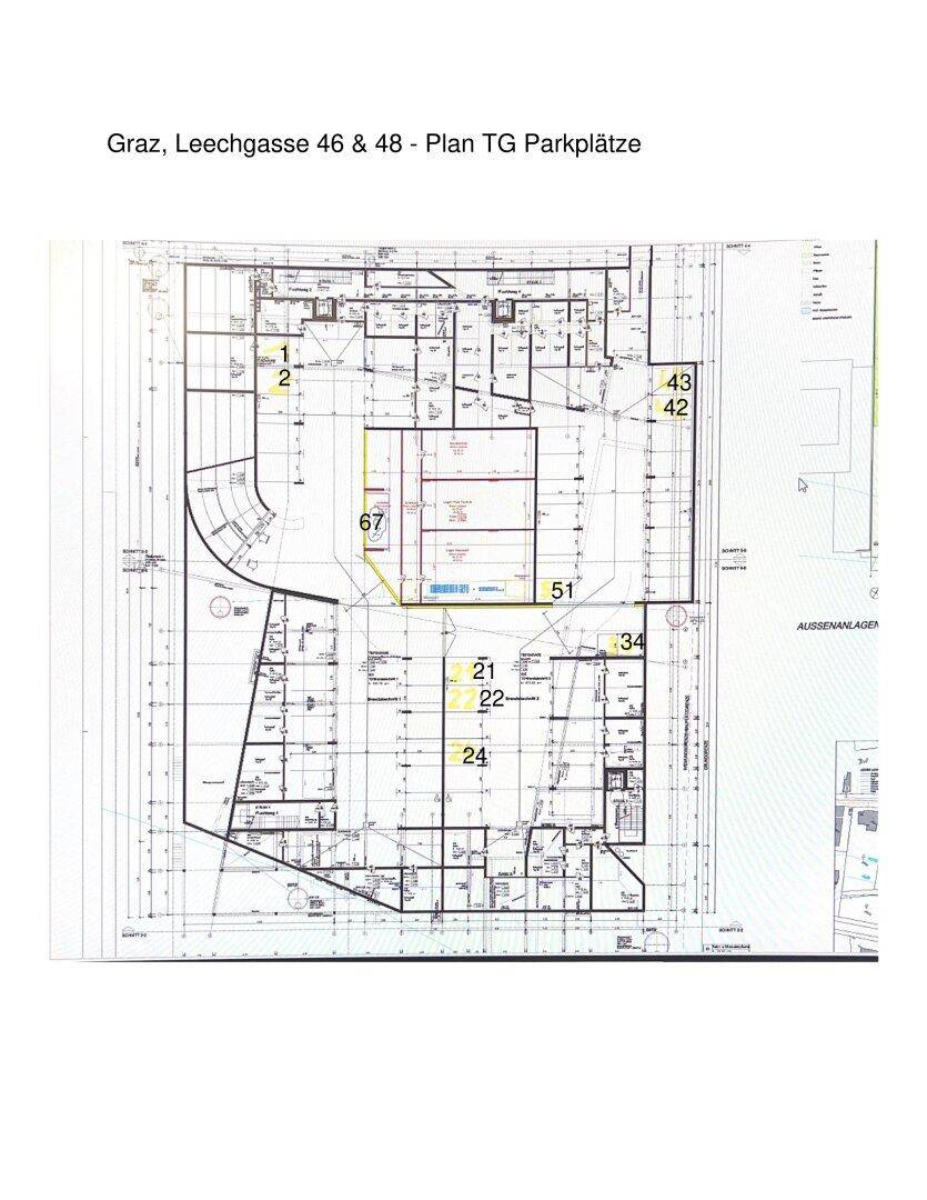 Grundrissplan der Tiefgarage mit markierten Parkplätzen für das Gebäude.