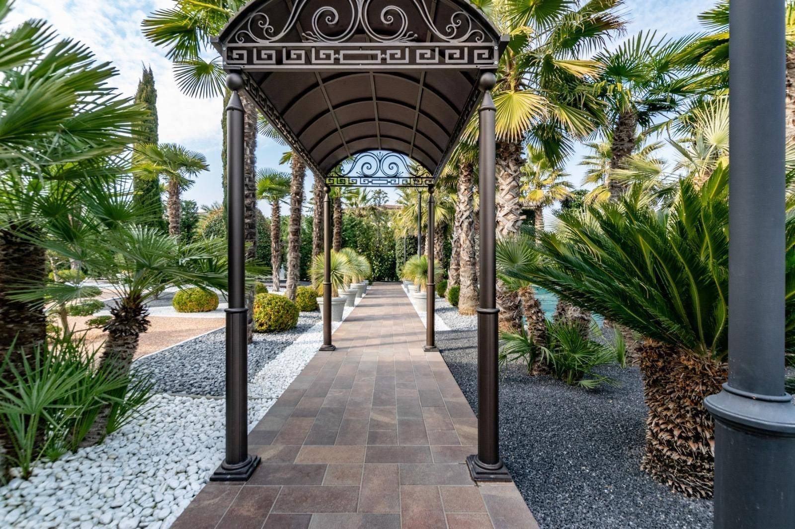 Luxusvilla-am-gardasee-kaufe_villa-am-gardasee-kaufen-haus-am-gardasee-kaufen_exklusive-Villa-am-gardasee_luxus-villa_luxusvilla-am-gardasee_villa-mit-panorama_villa-in-desenzano_comprare-villa-lago-di-garda_vendere-villa-lago-del-garda_Villa-di-lusso_Lago-di-Garda-Villa-esclusiva-con-piscina_Villa-con-vista-sul-lago-Immobile-di-lusso_Lago-di-Garda_Villa-panoramica_Proprietà-sul-Lago-di-Garda_Villa-Desenzano
