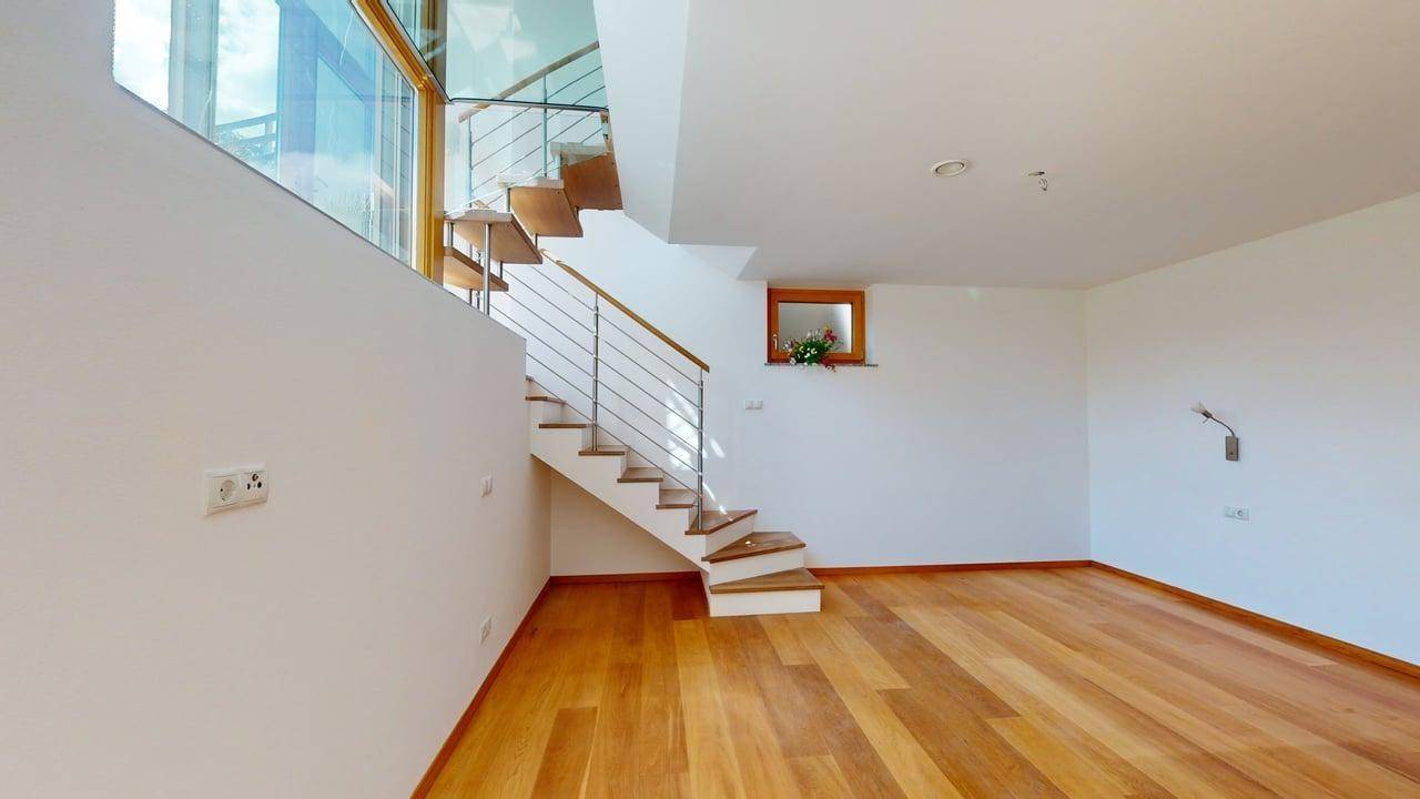 Völlan-Foiana-Wohnung-appartamento-Garten-giardino-Keller-cantina-garage-Garage-Ferienwohnung-hell-luminoso-Zweizimmerwohnung-bilocale-trilocale-Dreizimmerwohnung