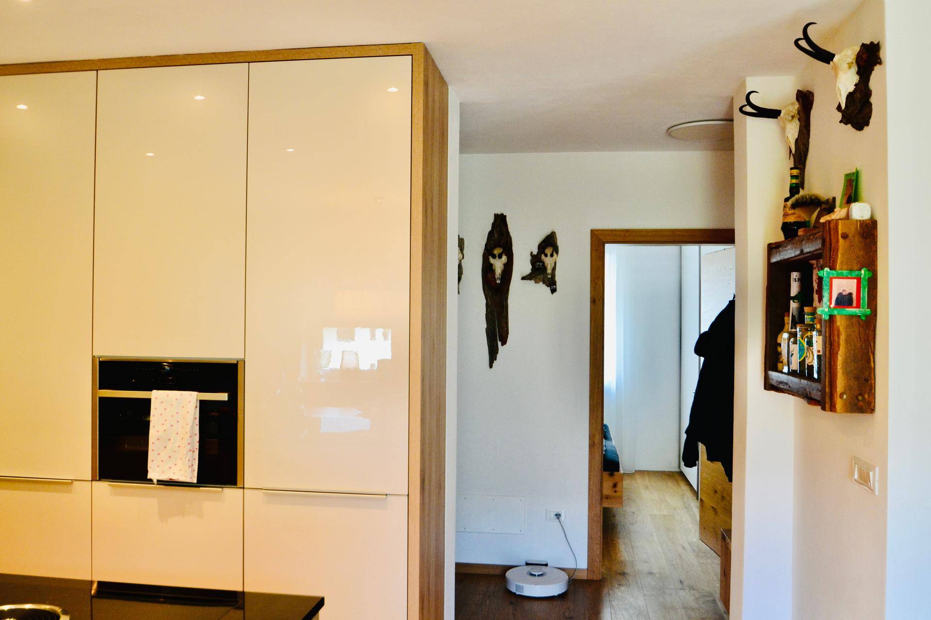 Top-saniertes 3-Zimmer-Wohnjuwel im Burggrafenamt – Ruhe, Bergblick & Qualität vereint! / Trilocale ristrutturato nel cuore del Burgraviato: tranquillità, vista montagne e comfort / Renovated 3-room apartment in Burggrafenamt – peace, mountain views & lifestyle.