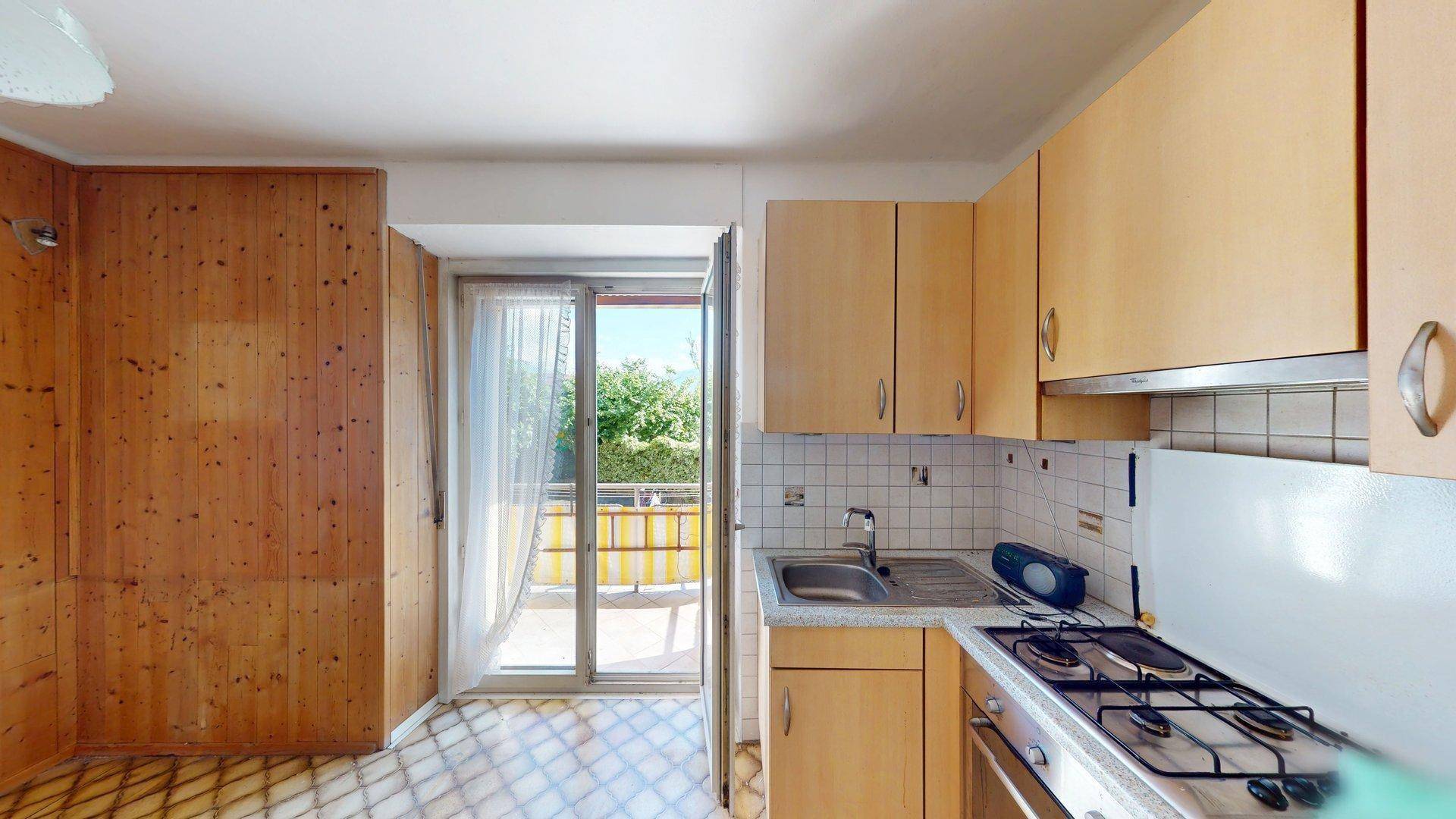 Lana-trilocale-quadrilocale-Dreizimmerwohnung-Vierzimmerwohnung-renovieren-ristrutturare-Balkon-balcon-Autostellplatz-posto macchina-cantina-Keller-nicht konventioniert-non convenzionato