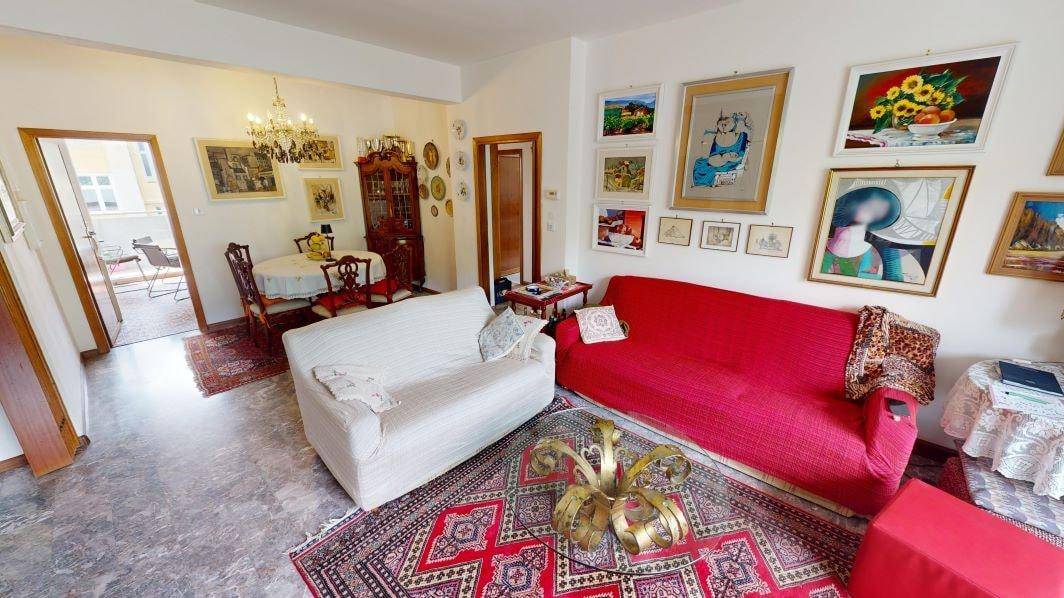 Meran-Merano-Passer-Passirio-Vierzimmerwohnung-quadrilocale-Balkon-balcone-Arbeitszimmer-ufficio-Büro-Schlafzimmer-soggiorno-cucina-cantina-Keller-garage-Garage-Aussicht-vista